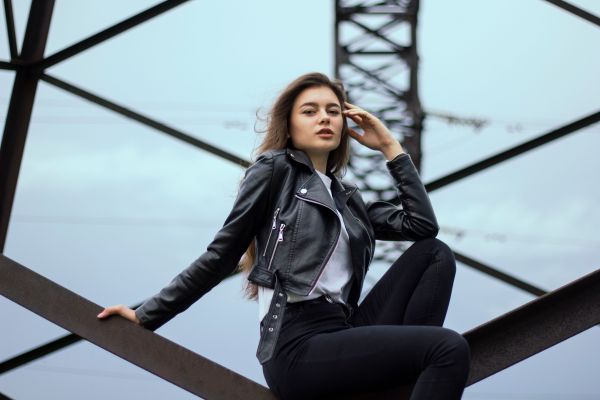 Comprehensive Tips for Caring for Leather Clothing in the Unique UK Climate