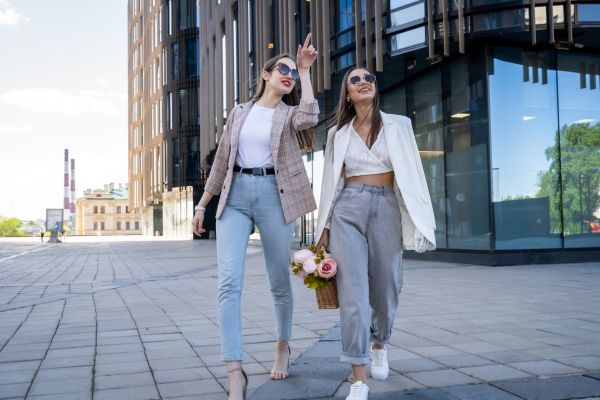 Elevate Your Spring Wardrobe: Fresh Neutral Styling Strategies for a Striking UK Aesthetic