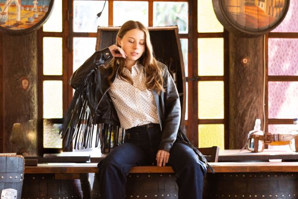 Mastering Bohemian Chic: Essential Tips for Flaunting Fringe Jackets Throughout the UK