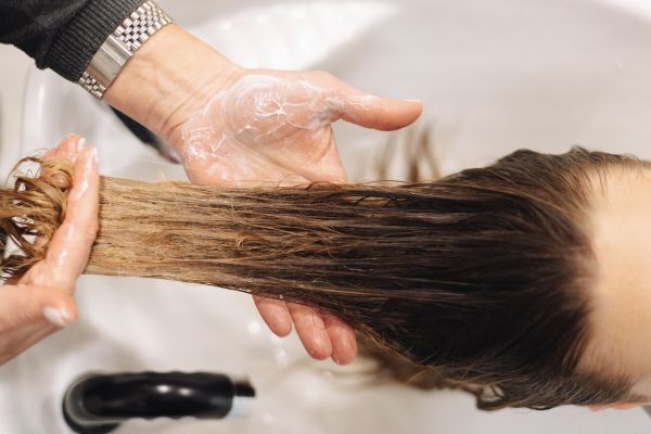Revitalize Your Hair: The Definitive Handbook to the Best Deep Conditioning Masks for Repairing and Nourishing Your Locks
